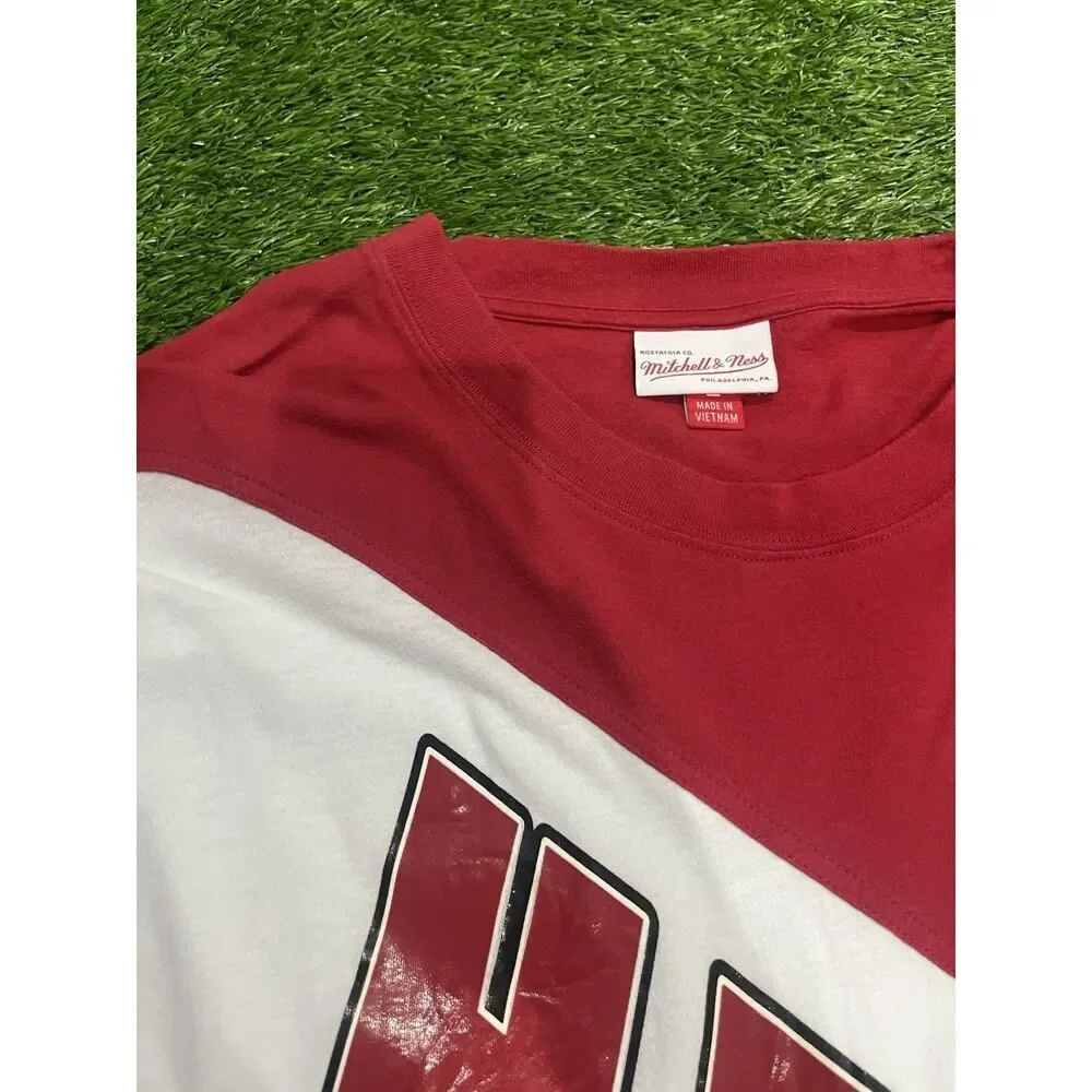 Mitchell & Ness Miami Heat Men's NBA  Logo Tee Size Large